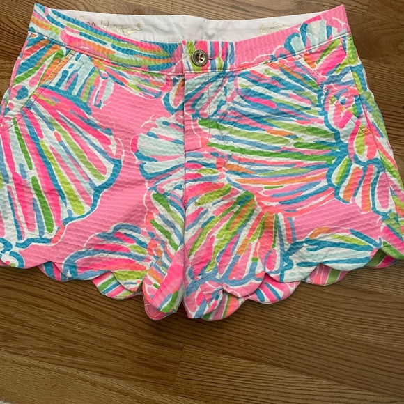 Lilly Pulitzer Shorts - Picture 1 of 3